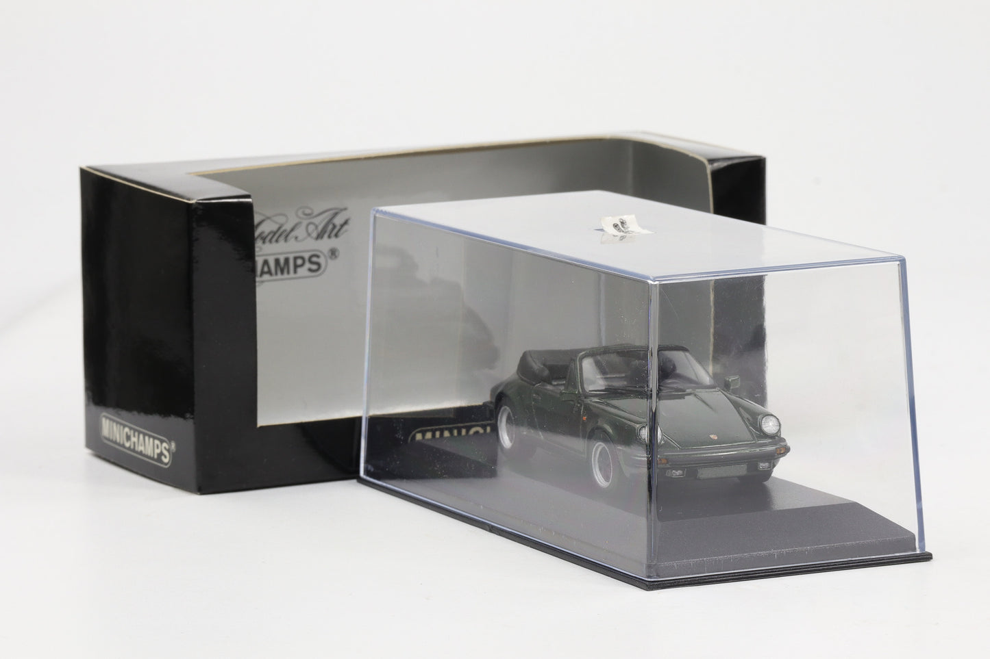 1:43 Minichamps Porsche 911 Carrera Cabriolet 1983 Oakgrün-metallic