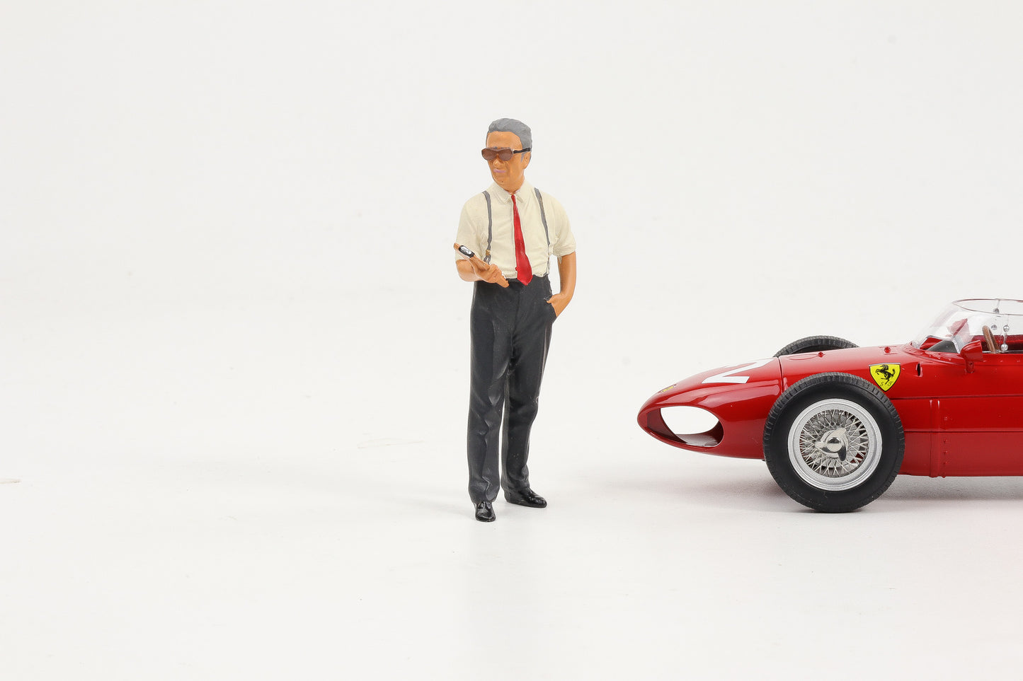 1:18 KK-Scale Figur Enzo Ferrari Race Figuren Resin bemalt / ohne Fahrzeug