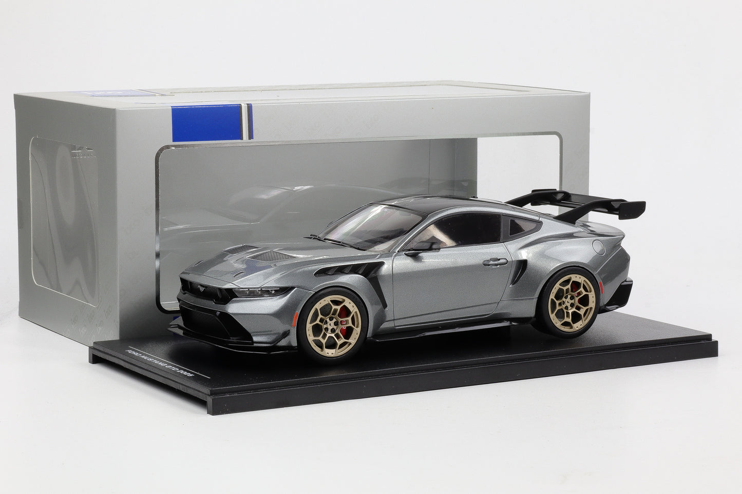 1:18 IXO Ford Mustang GTD V8 Performance Supercar 2025 silver-grey metallic diecast