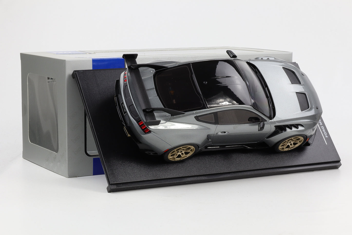 1:18 IXO Ford Mustang GTD V8 Performance Supercar 2025 silver-grey metallic diecast