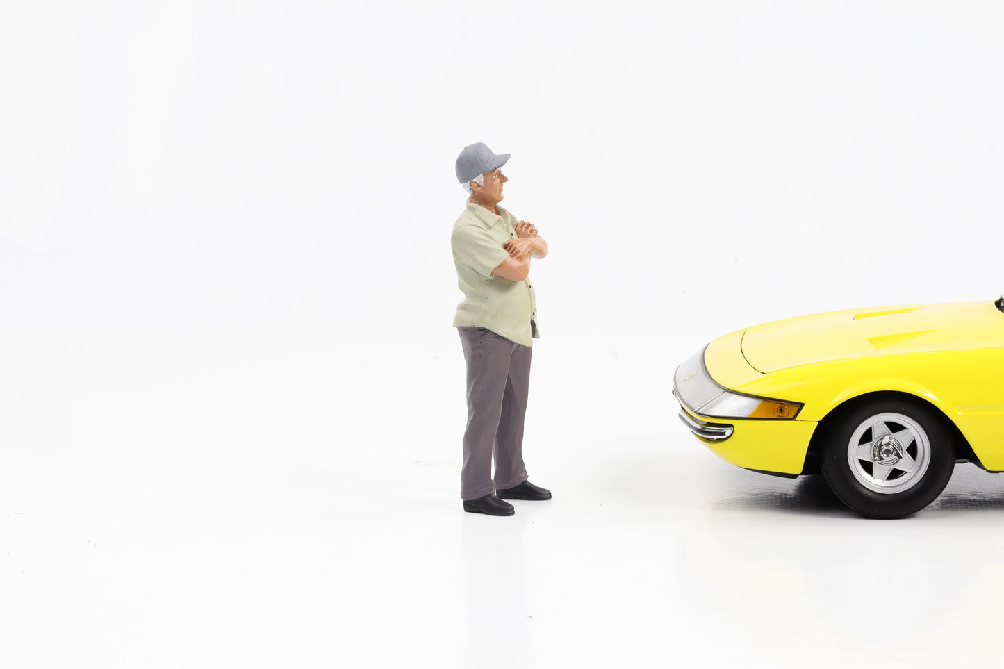 1:18 Figur Mann mit Cap Weekend Car Show Zuschauer Diorama Figuren