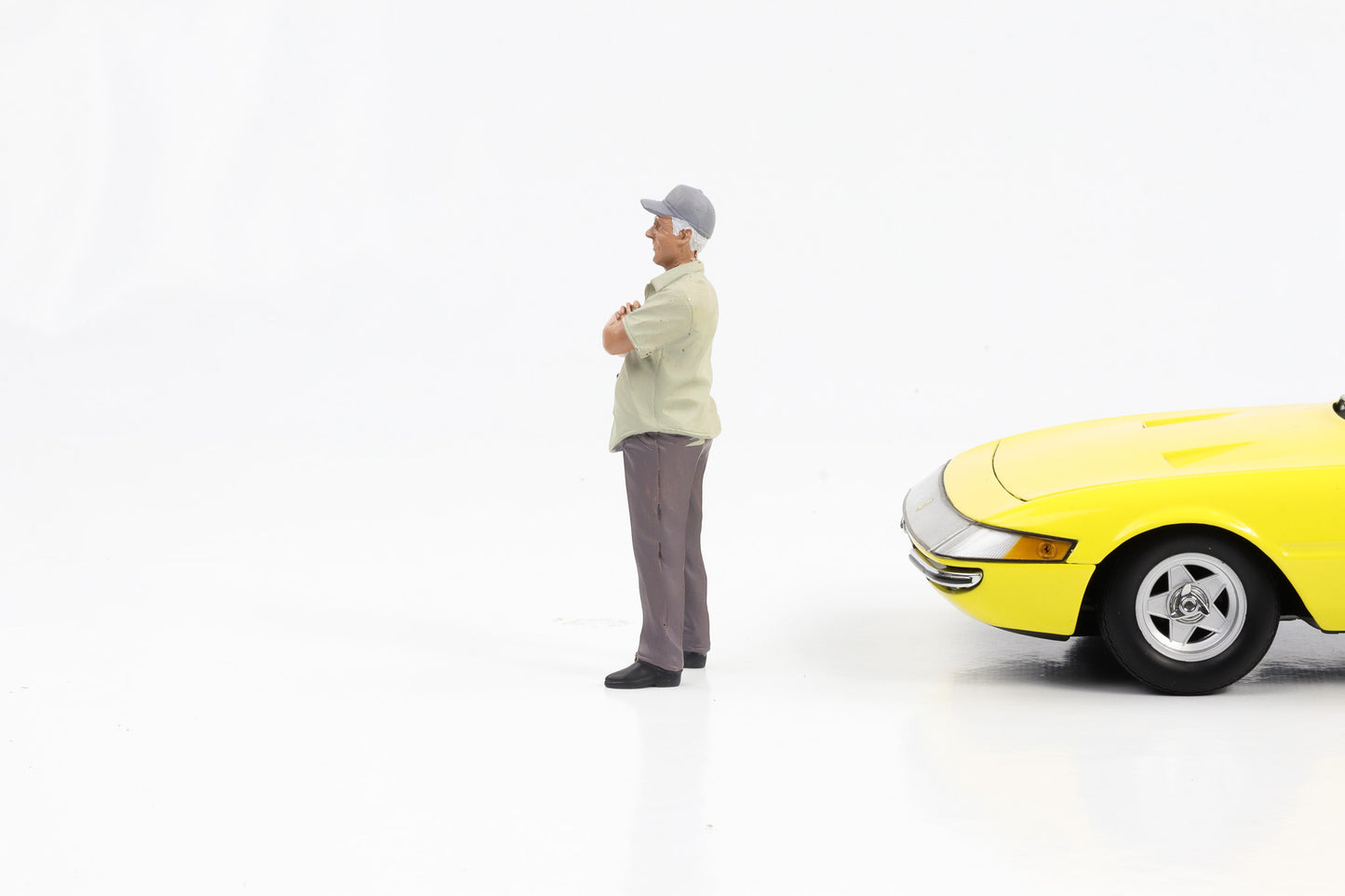 1:18 Figur Mann mit Cap Weekend Car Show Zuschauer Diorama Figuren