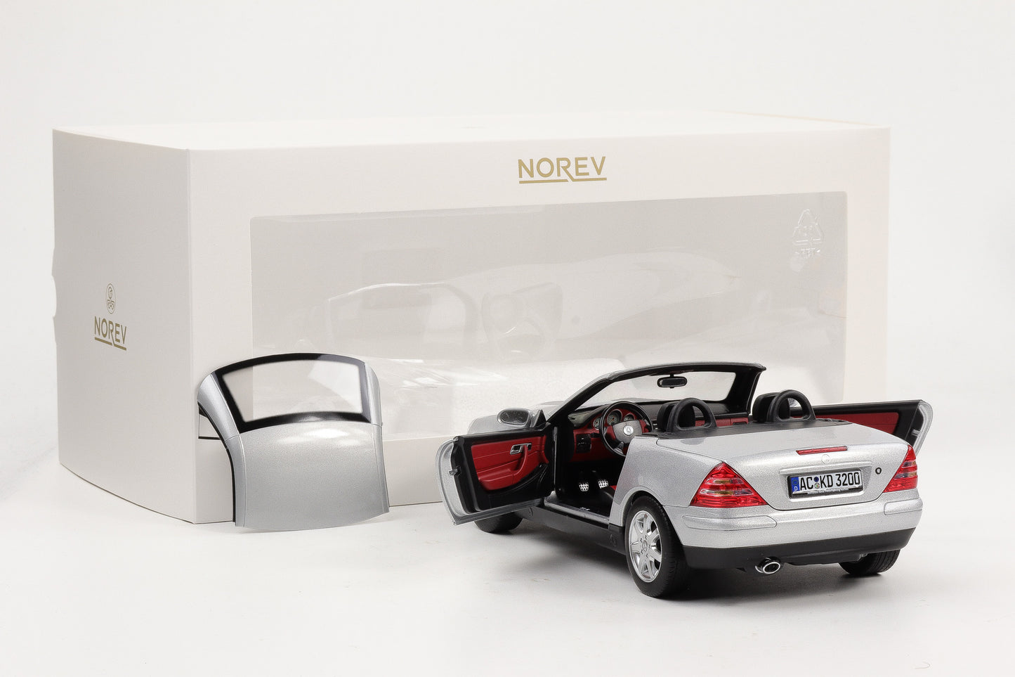 1:18 Norev Mercedes Benz SLK 200 Roadster R170 1996-2000 brillant silber