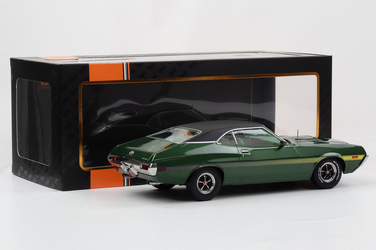 1:18 IXO Ford Gran Torino Movie Eastwood Sport 2-Door 1972 greenmetallic