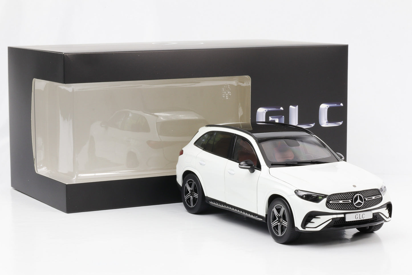 1:18 Mercedes-Benz GLC AMG Line X254 2023 opalithweiß bright iScale Dealer Limited