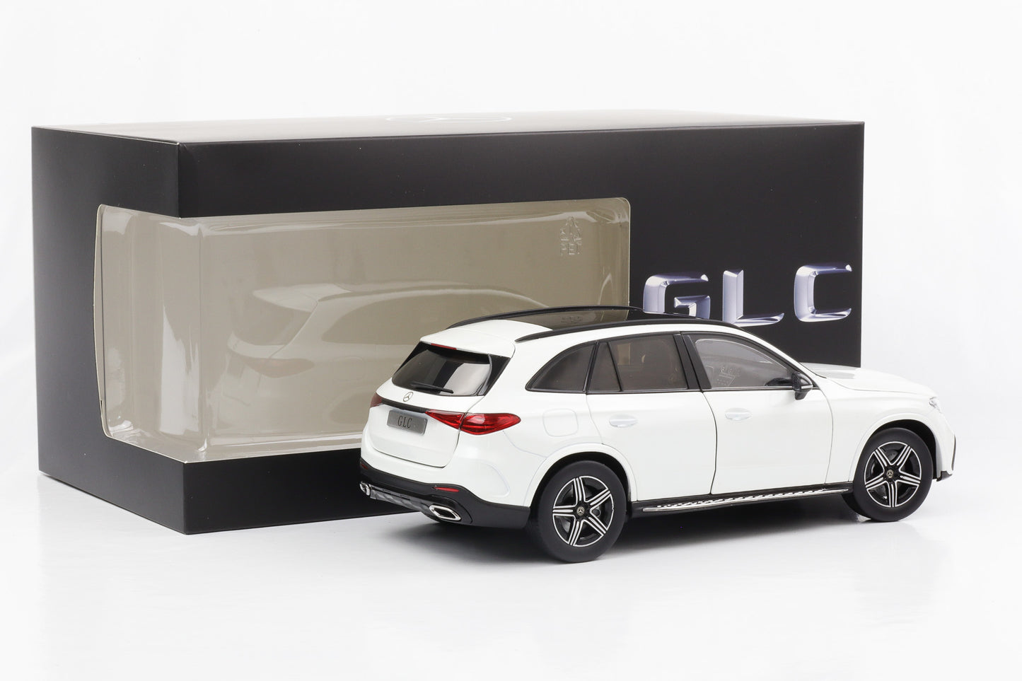 1:18 Mercedes-Benz GLC AMG Line X254 2023 opalithweiß bright iScale Dealer Limited