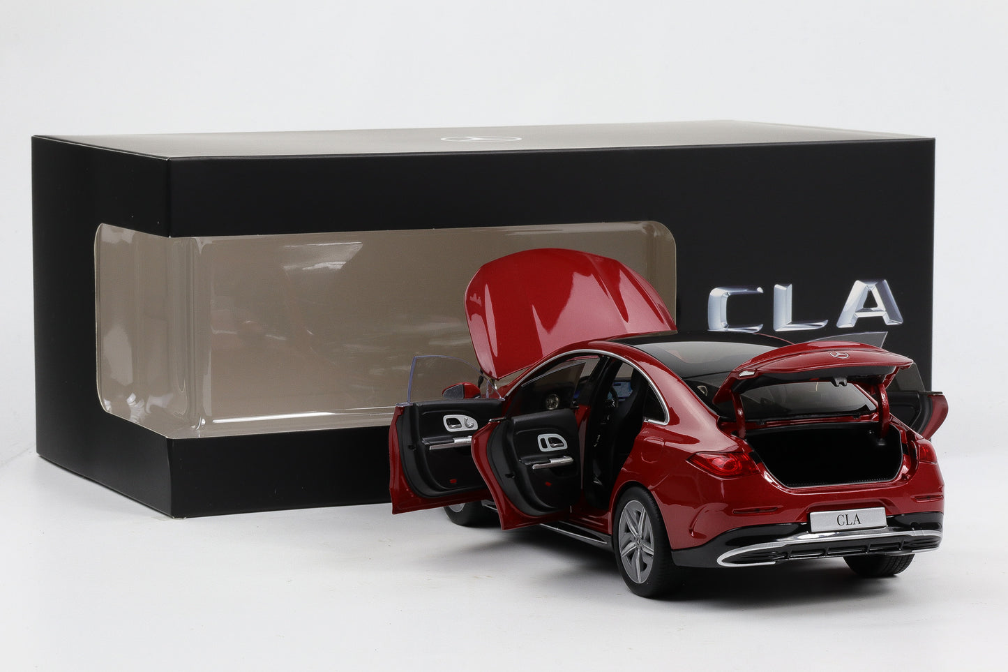 1:18 NZG Mercedes Benz CLA 2025 Modell C174 4-door patagonienrot Dealer