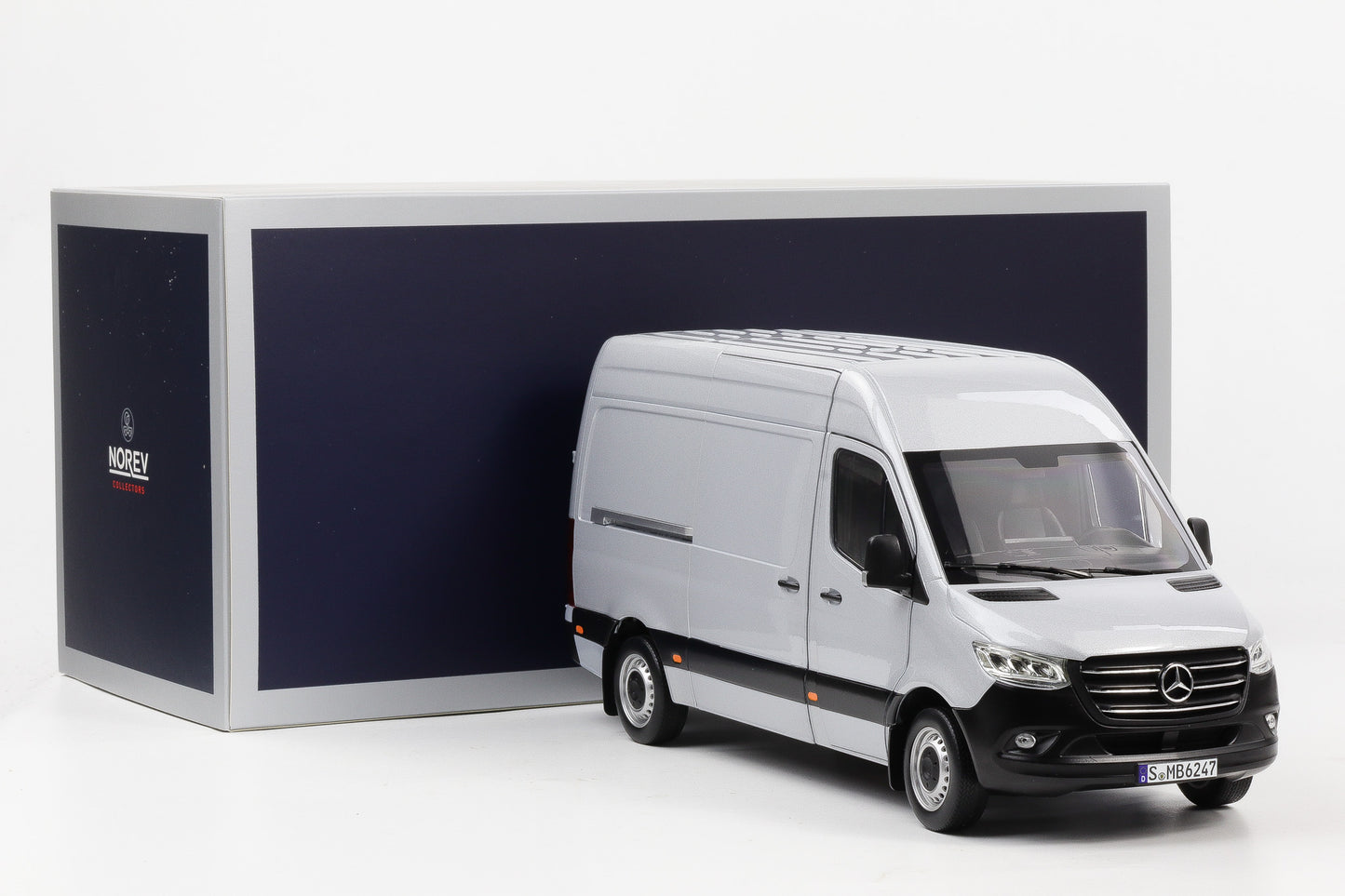1:18 Norev Mercedes Benz Sprinter Bus Transporter 2018 silber 183424