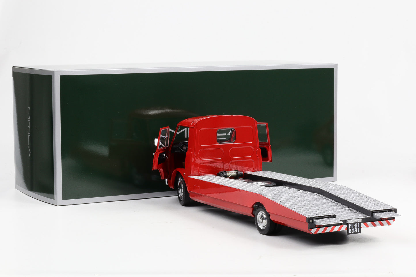 1:18 Mitica Alfa Romeo A12 F12 Car Hauler Transporter LKW 1967 rot
