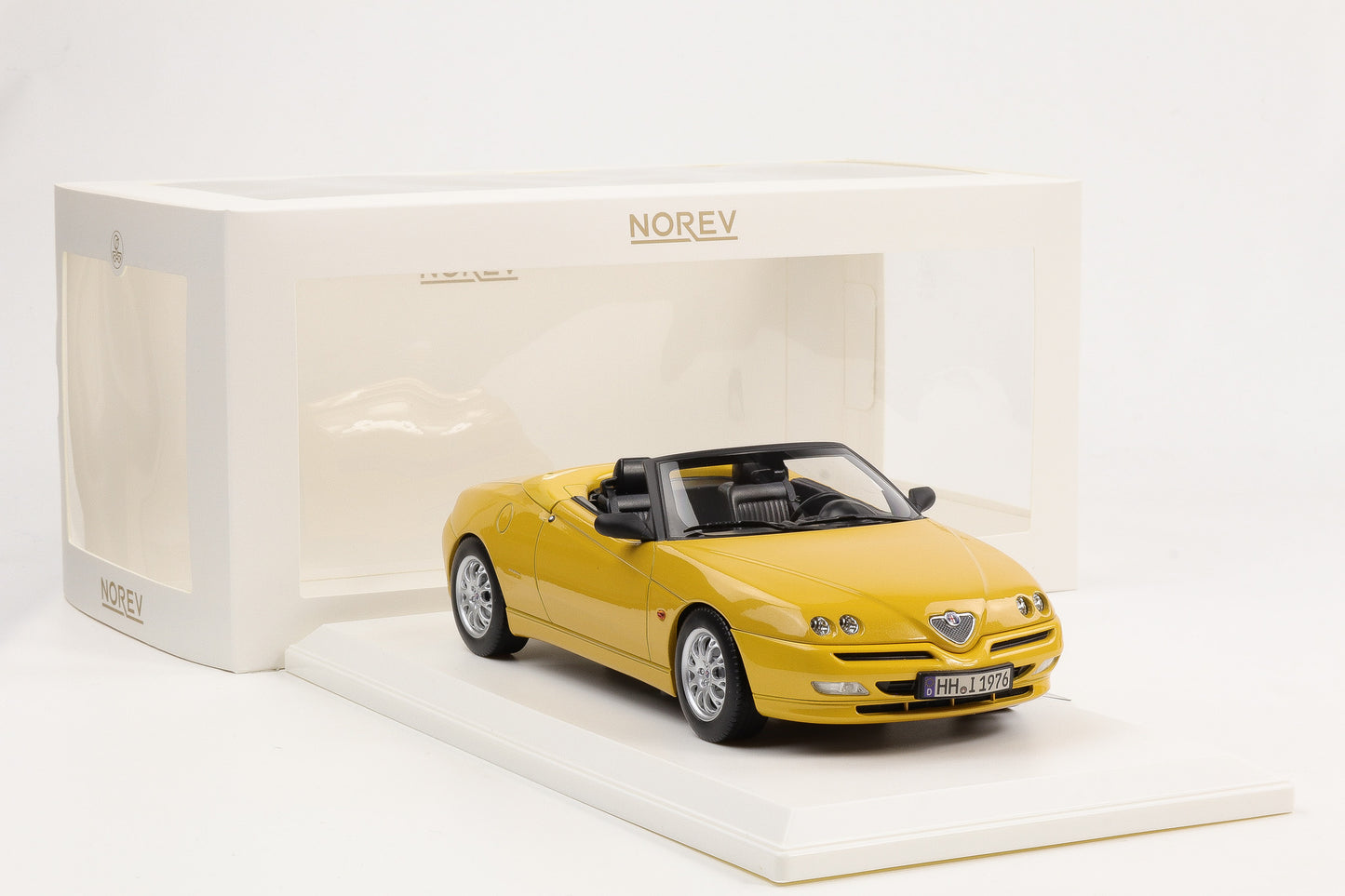 1:18 Norev Alfa Romeo GTV Spider 2.0 T.Spark Zoe Yellow 1999 with Softtop 150pcs
