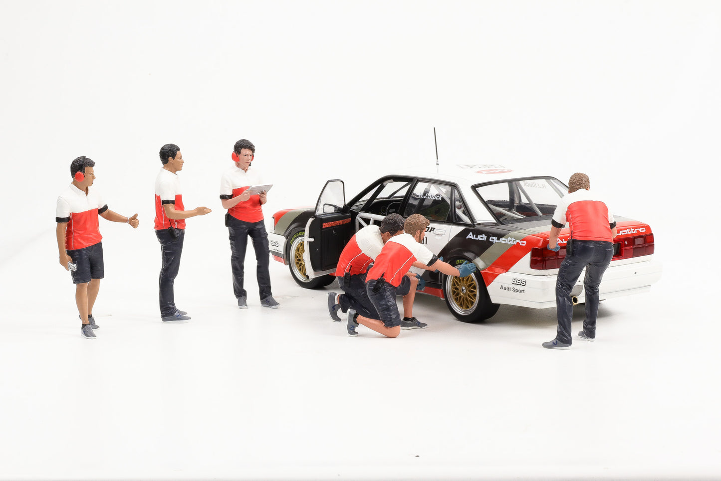 1:18 American Diorama Figur Race Crew Pit Stop Audi Figuren Set ohne Fahrzeug