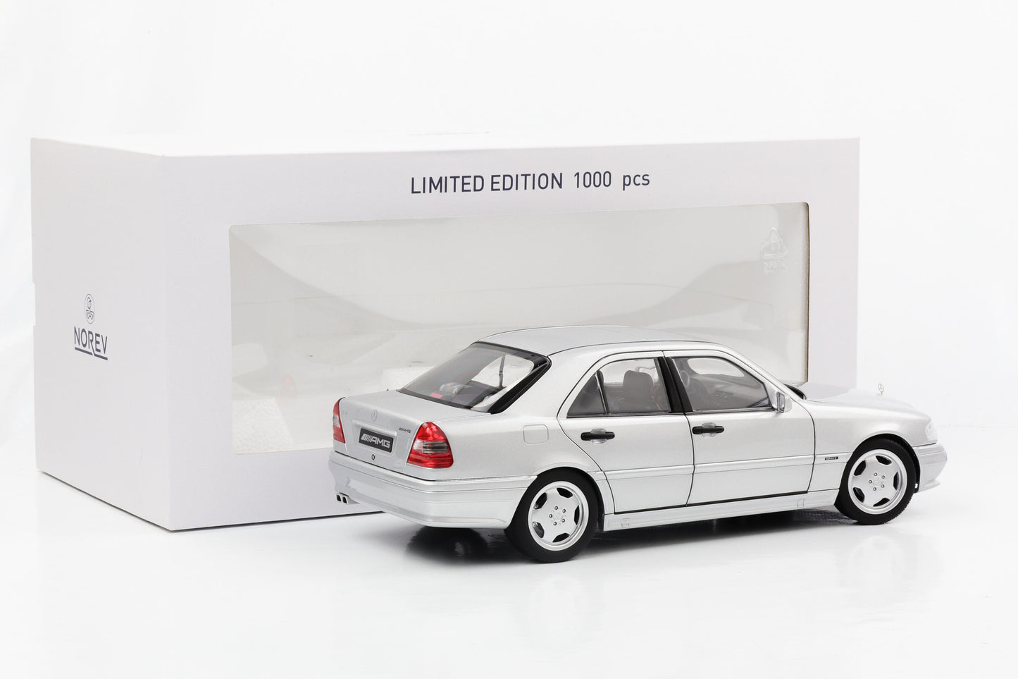 1:18 Mercedes-Benz C36 AMG W202 Limousine 1993 Silbermetallic Norev limited