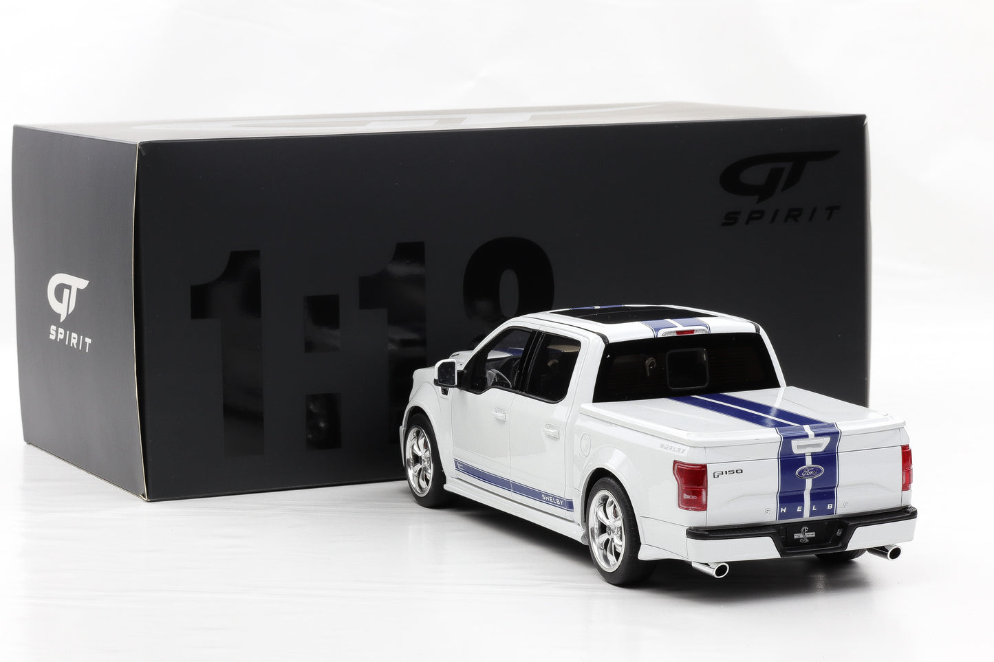 1:18 GT Spirit Ford Shelby F150 Super Snake Pick-Up white/ blue stripes GT824