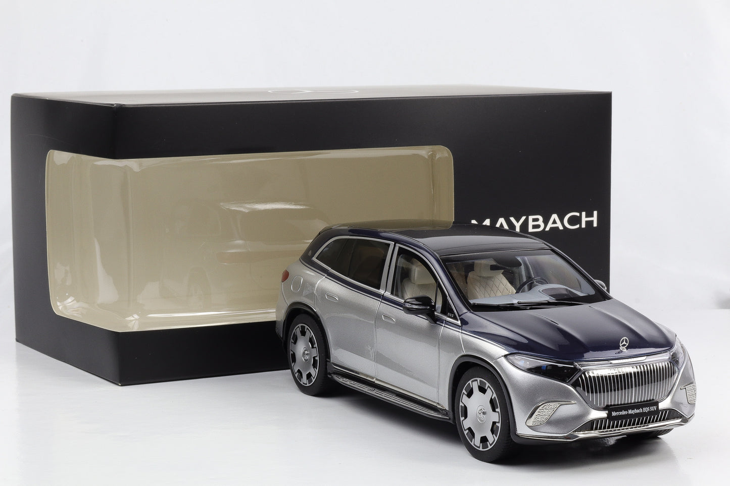 1:18 NZG Mercedes-Maybach EQS 680 (Z296) SUV 2024 silber-schwarz