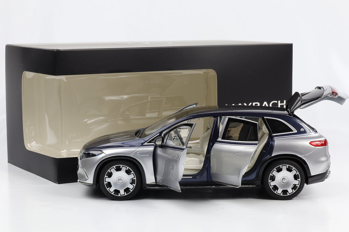 1:18 NZG Mercedes-Maybach EQS 680 (Z296) SUV 2024 silber-schwarz