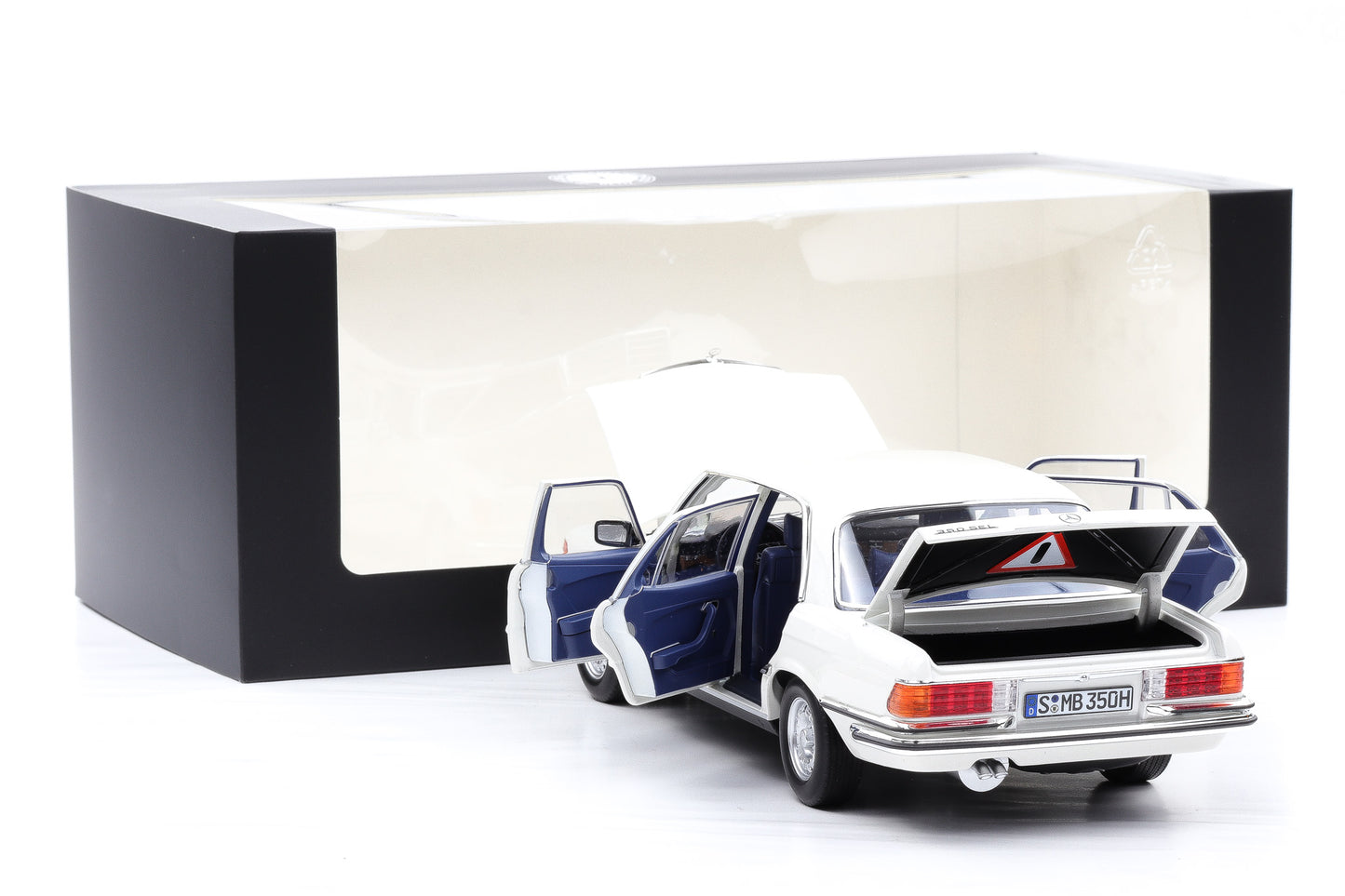 1:18 Norev Mercedes-Benz 350 SEL W116 1973/80 weiss Dealer mit Vitrine