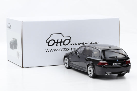 1:18 Ottomobile BMW E61 M5 Touring schwarz 2004 mit Vitrine OT1020