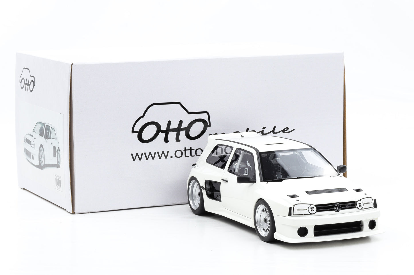 1:18 OTTOmobile VW Volkswagen Golf 3 III Khyzyl Saleem 2024 white + Vitrine