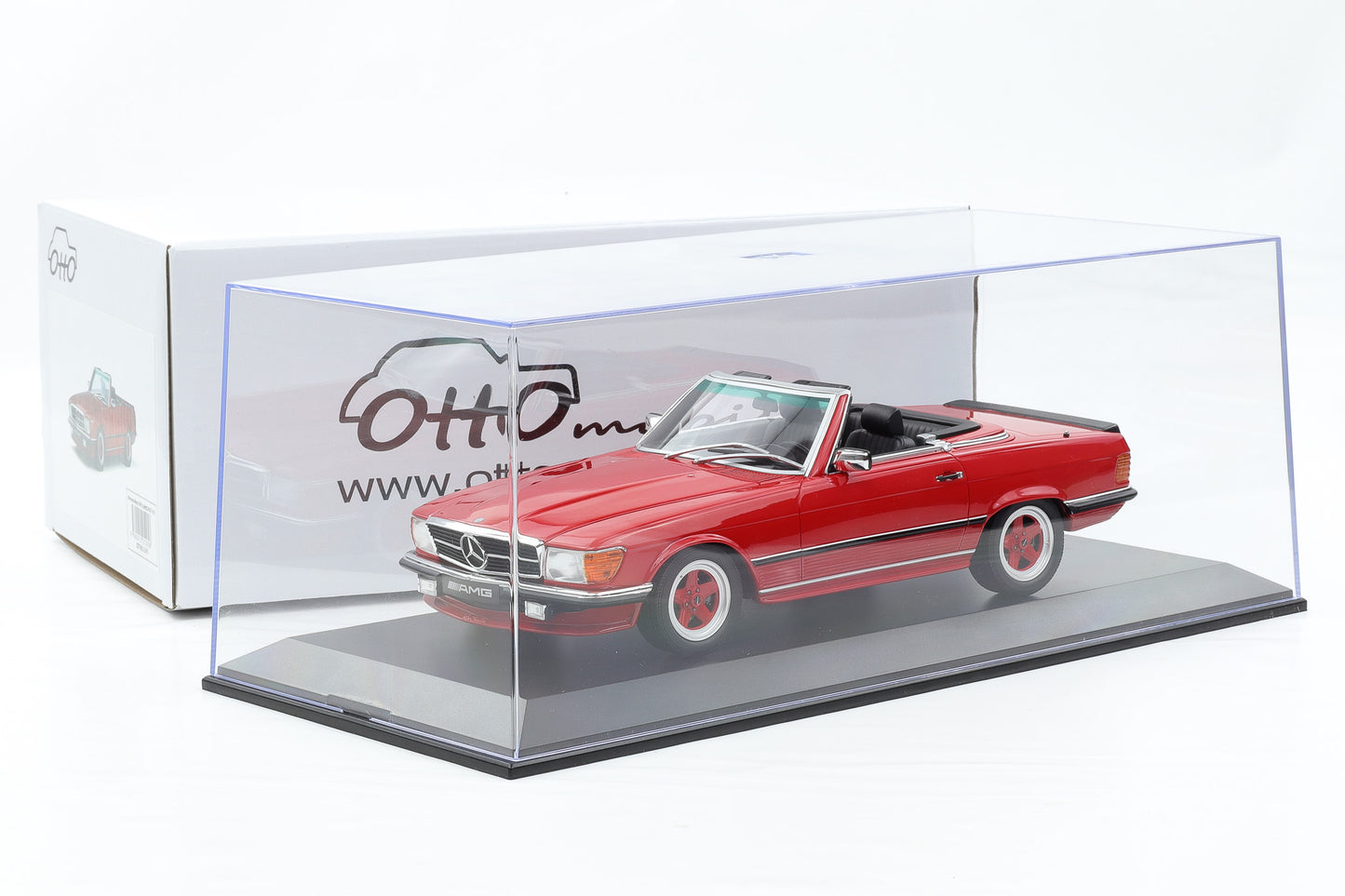 1:18 OTTOmobile Mercedes-Benz 500SL R107 AMG rot 1986 mit Vitrine