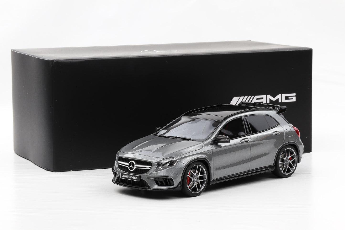 1:18 GT Spirit Mercedes-Benz GLA AMG 45 Mountaingrey Dealer limited 450 pcs