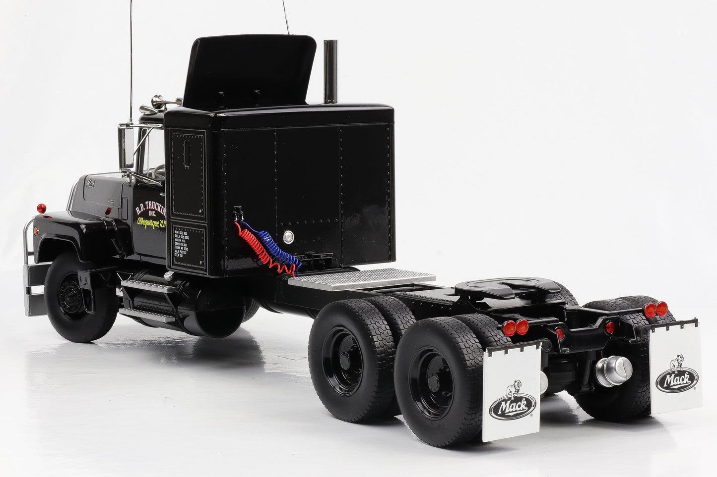 Mack RL 700L 1974 like movie Convoy truck schwarz Road Kings 1:18