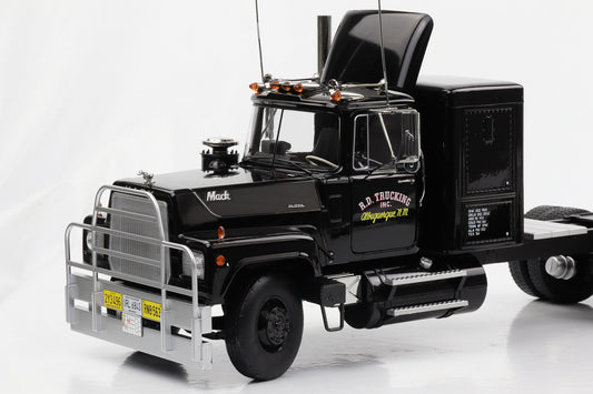 Mack RL 700L 1974 like movie Convoy truck schwarz Road Kings 1:18