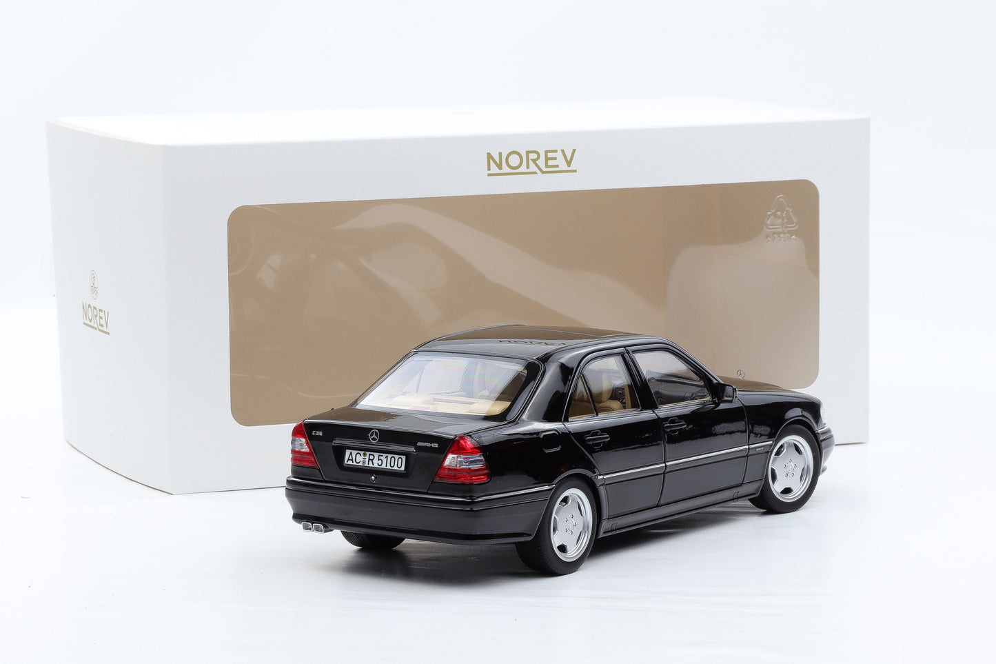 1:18 Norev Mercedes-Benz C36 AMG W202 1993 obsidianschwarz + Vitrine