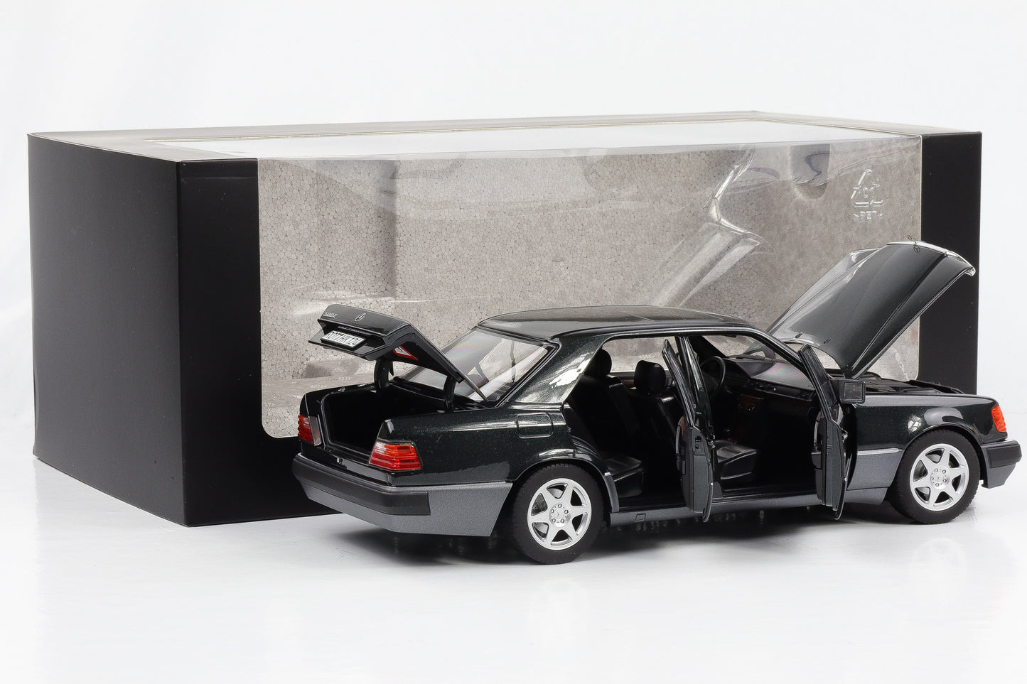 1:18 Mercedes-Benz W124 500 E 5.0 blue-black metallic Dealer limited Norev