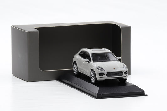 1:43 Minichamps Porsche Macan turbo 95BN Kreide grau Dealer WAP0206020J