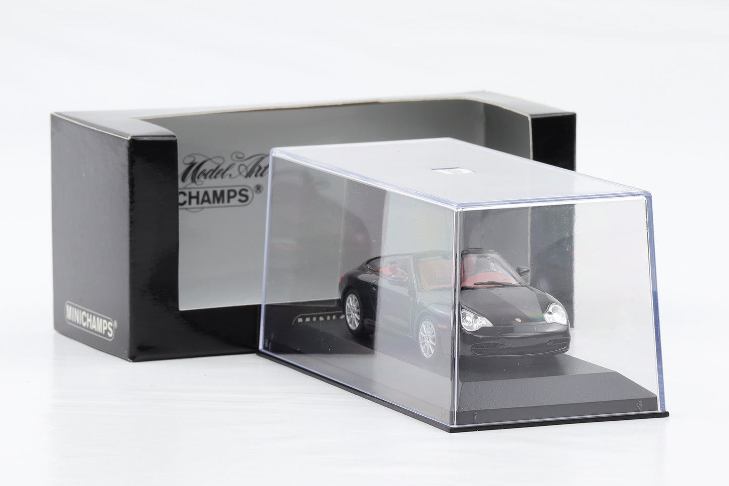 1:43 Minichamps Porsche 911 996 Carrera Cabriolet 2001 schwarz mit Hunden P.Lang