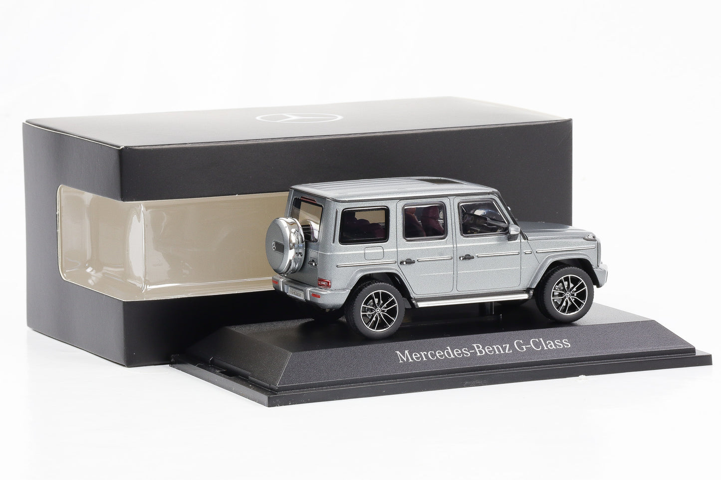 1:43 Norev Mercedes-Benz G-Klasse 500 G500 W463 Platin magno Dealer