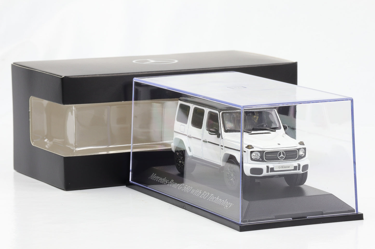 1:43 Norev Mercedes-Benz G-Klasse 580 W463 EQ Technology Opalithweiß bright Dealer