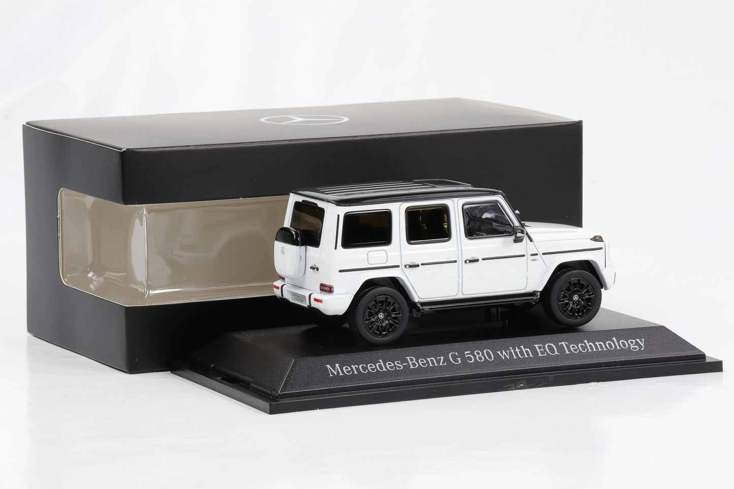 1:43 Norev Mercedes-Benz G-Klasse 580 W463 EQ Technology Opalithweiß bright Dealer
