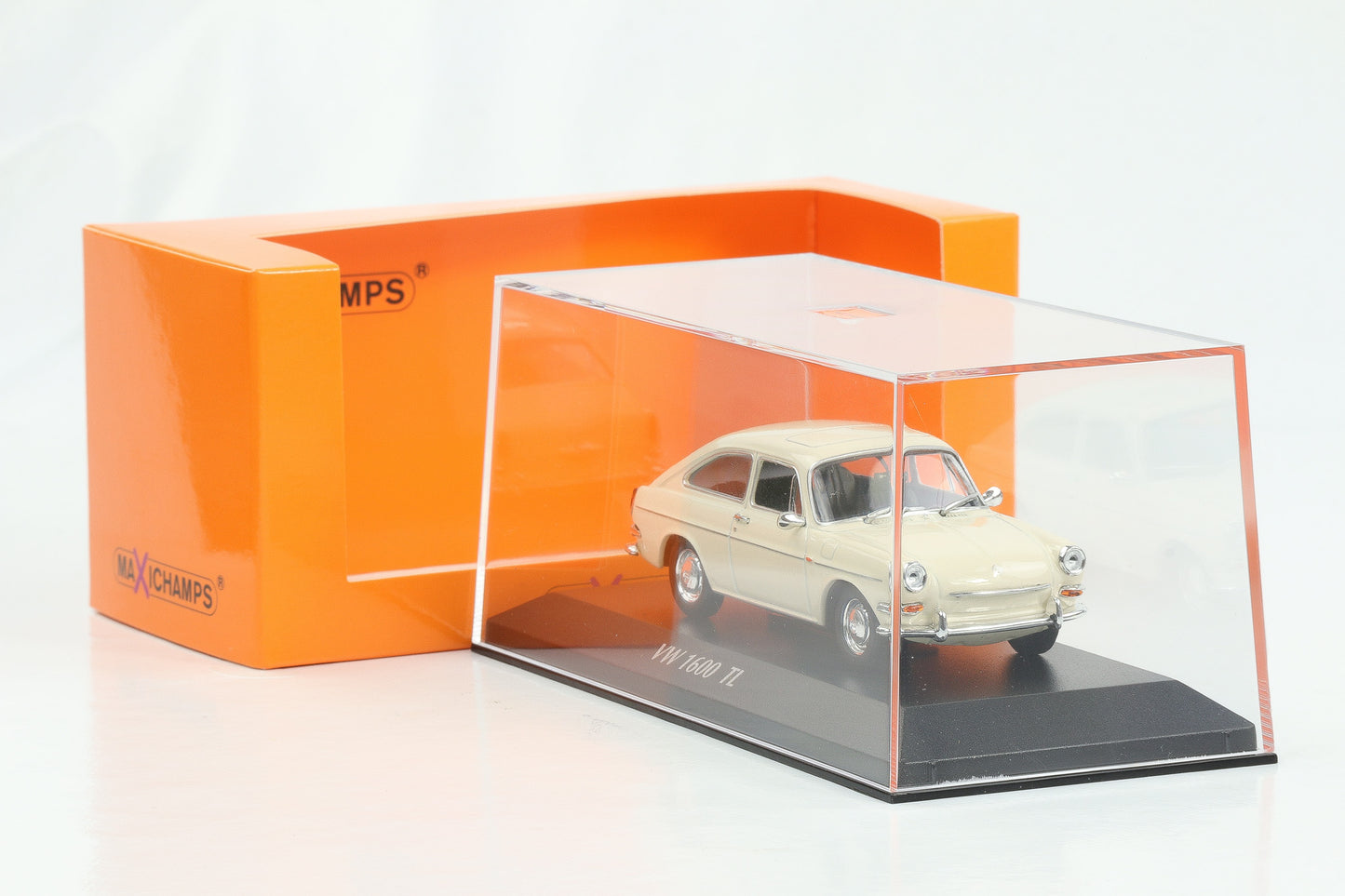 1:43 Minichamps VW Volkswagen 1600 TL 1966 creme Maxichamps