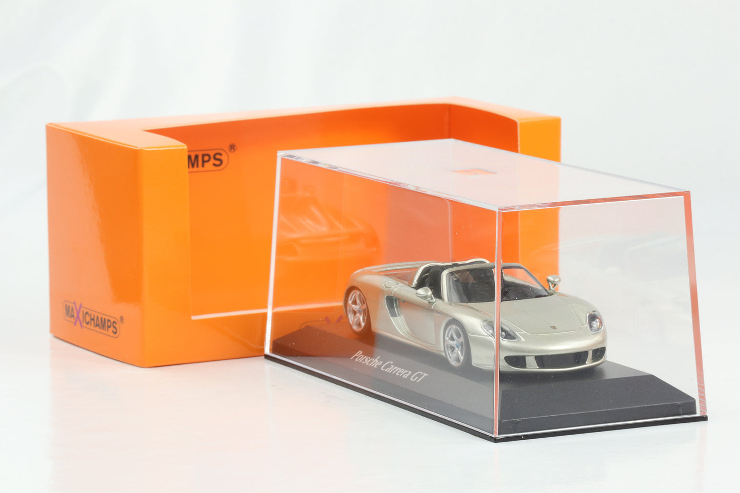 1:43 Minichamps Porsche Carrera GT Cabriolet 2003 silber Maxichamps