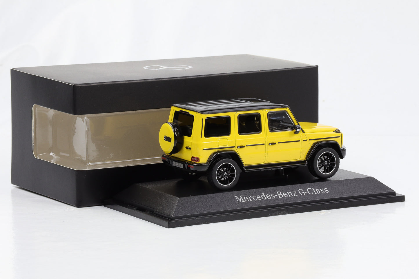1:43 Norev Mercedes-Benz G-Klasse G500 W463 Sonnengelb Dealer