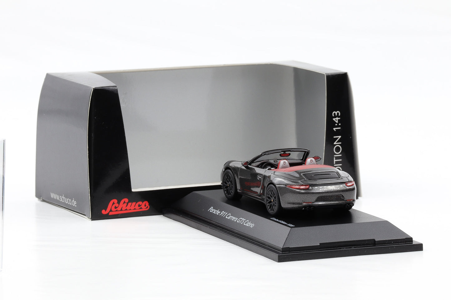 1:43 Porsche 911 991 Carrera 4 GTS Cabrio mit Dach achatgrau Schuco