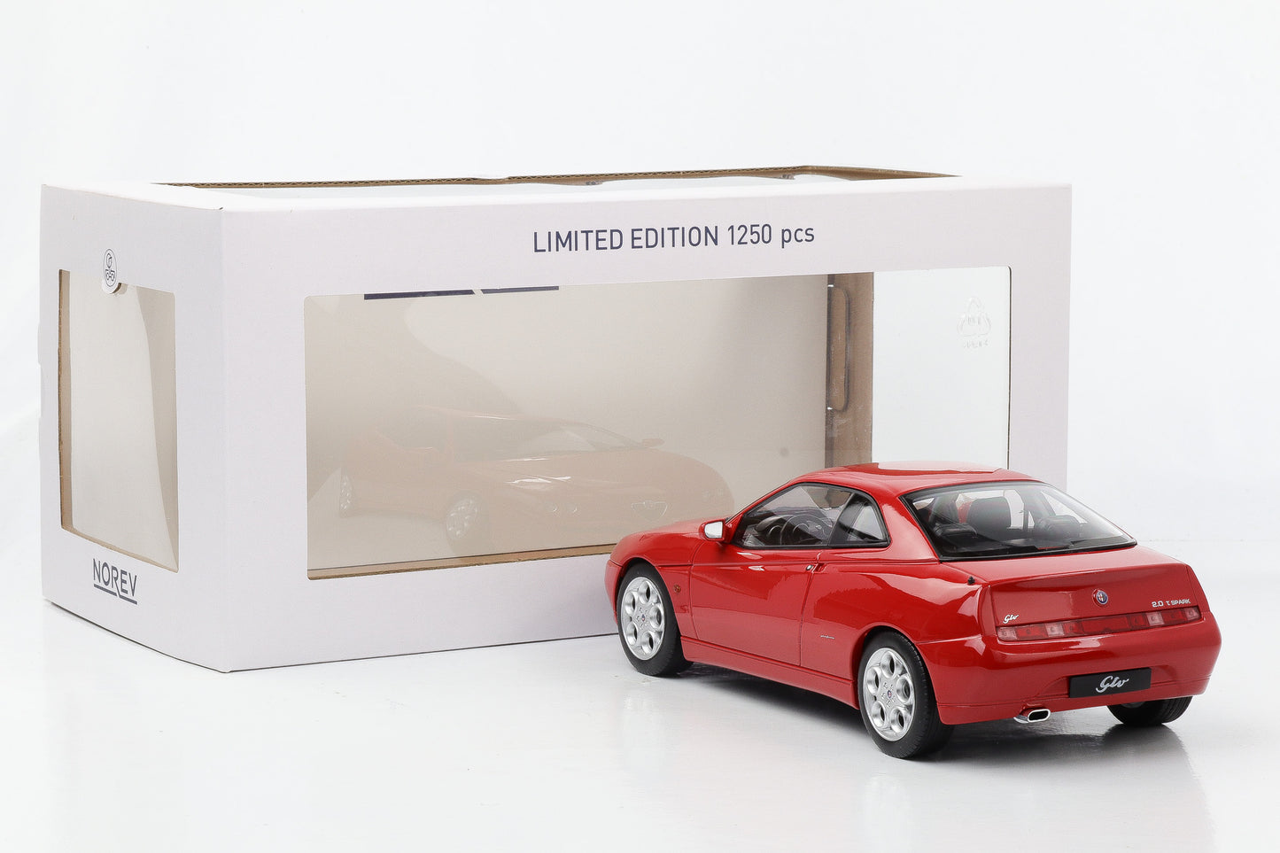 1:18 Alfa Romeo GTV Gran Turismo Veloce Coupe 2.0 16V 1999 rot Norev 187840