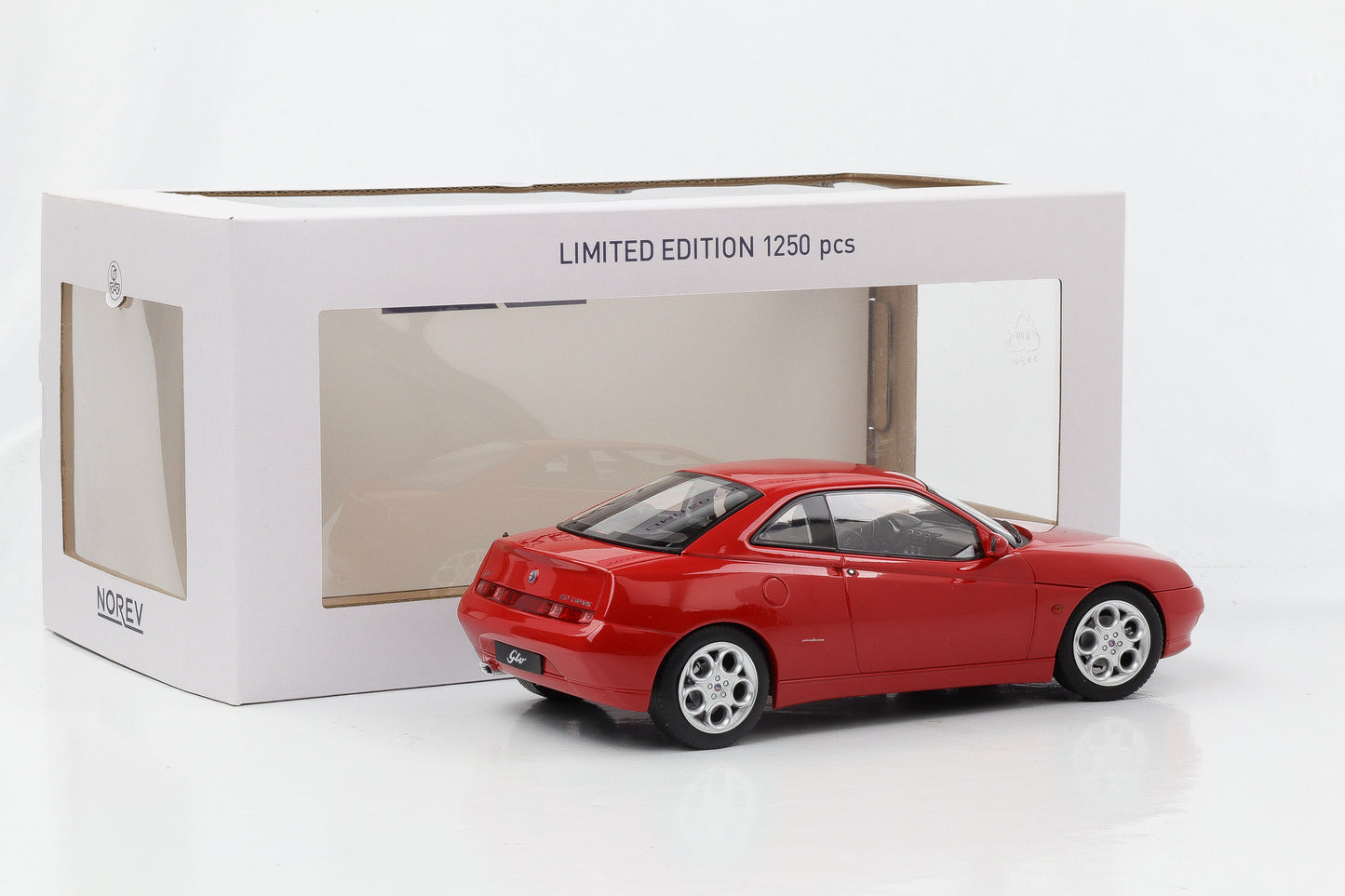 1:18 Alfa Romeo GTV Gran Turismo Veloce Coupe 2.0 16V 1999 rot Norev 187840