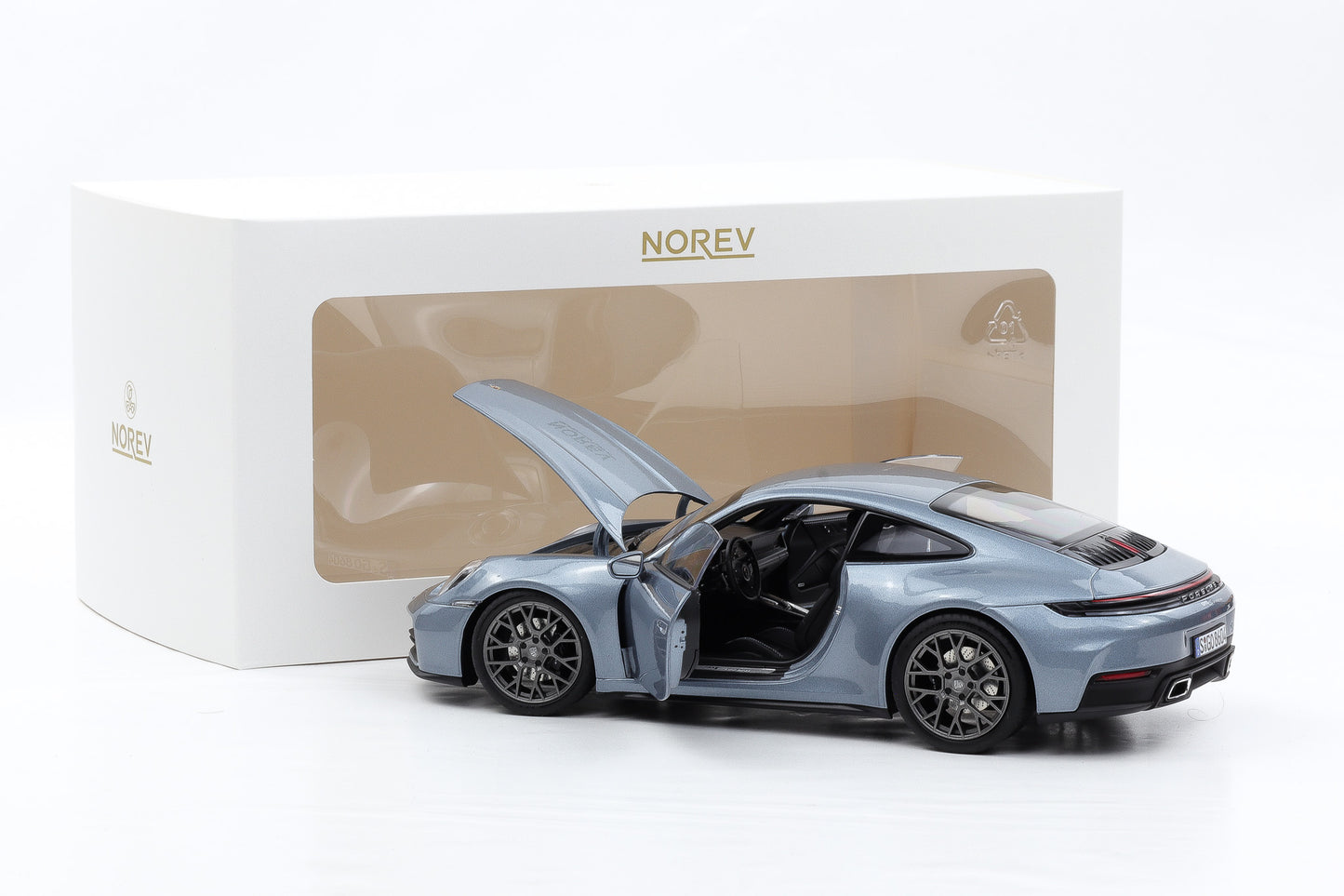 1:18 Norev Porsche 911 992.2 Carrera Coupe Polar silver metallic 2024