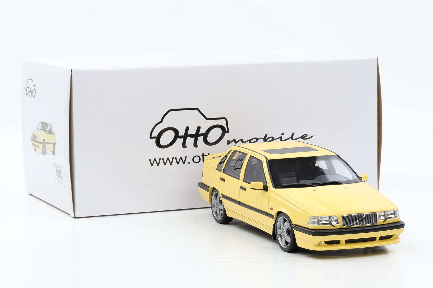 1:18 OTTOmobile Volvo 850 T-5R Cream Yellow 1996 OT1222