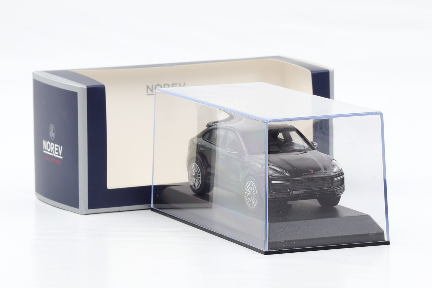 1:43 Norev Porsche Cayenne Turbo Coupe 2019 brown metallic 750061
