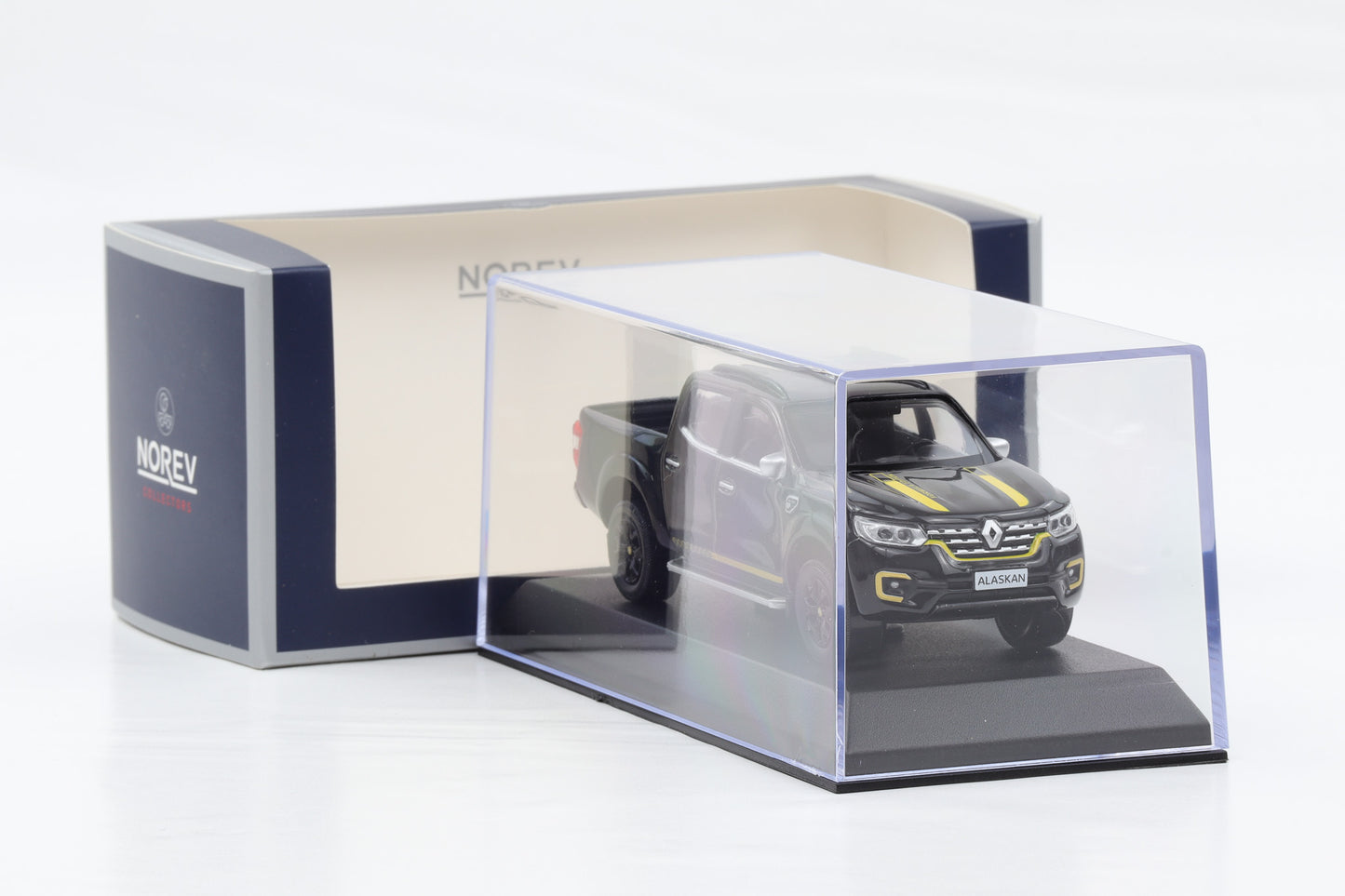1:43 Norev Renault Alaskan Pickup Formula Edition 2018 schwarz 518352