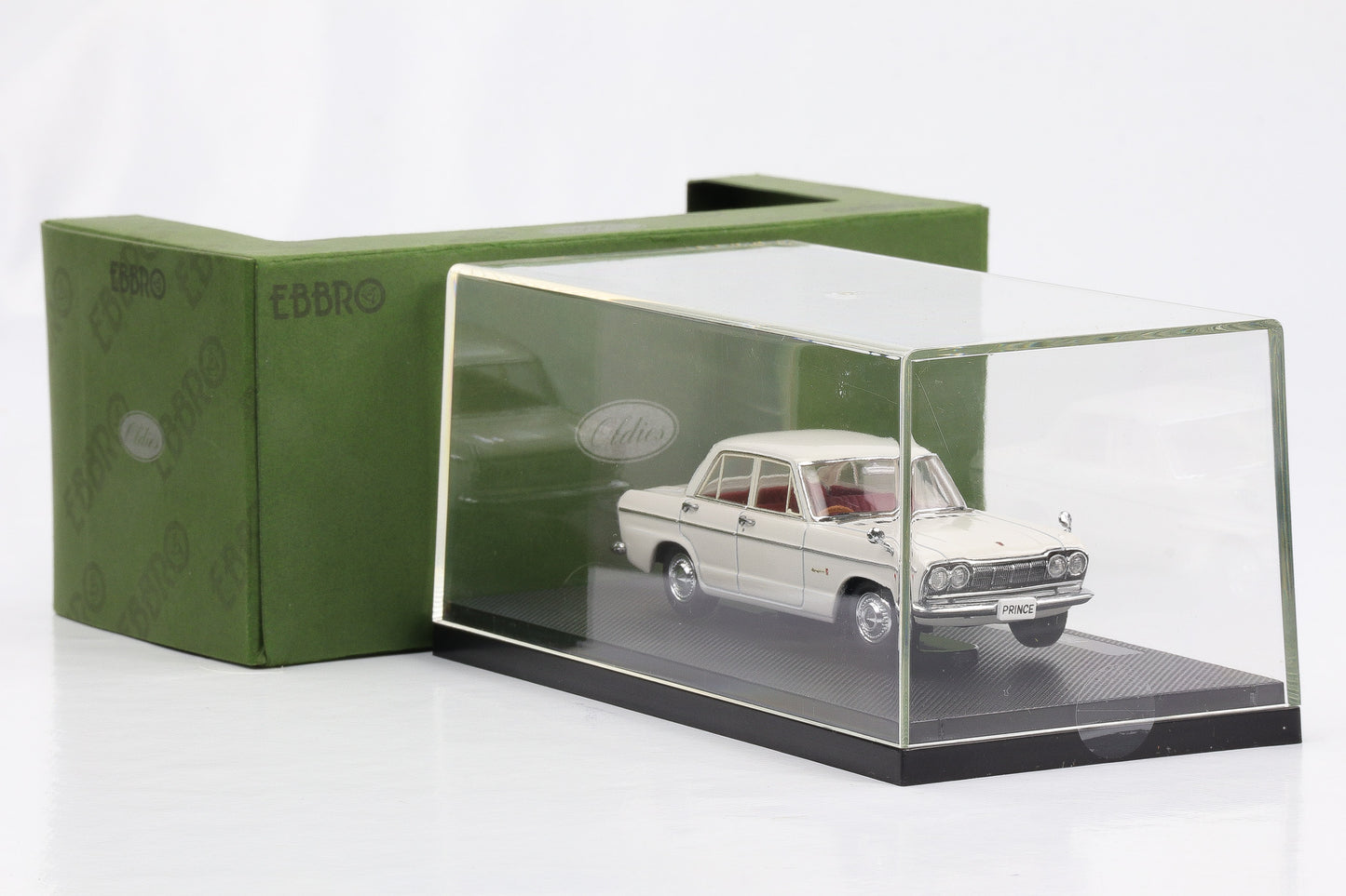 1:43 Ebbro Oldies Nissan Prince Skyline 2000 GTB 1965 weiß
