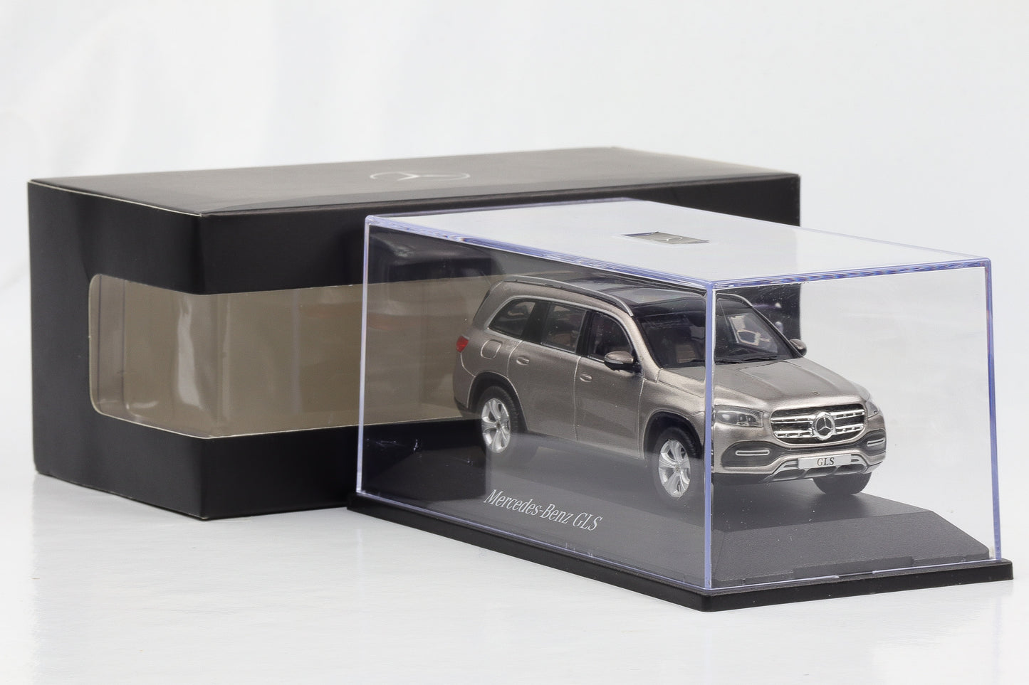 1:43 Z-Models Mercedes-Benz GLS X167 mojave silver 2019 Dealer