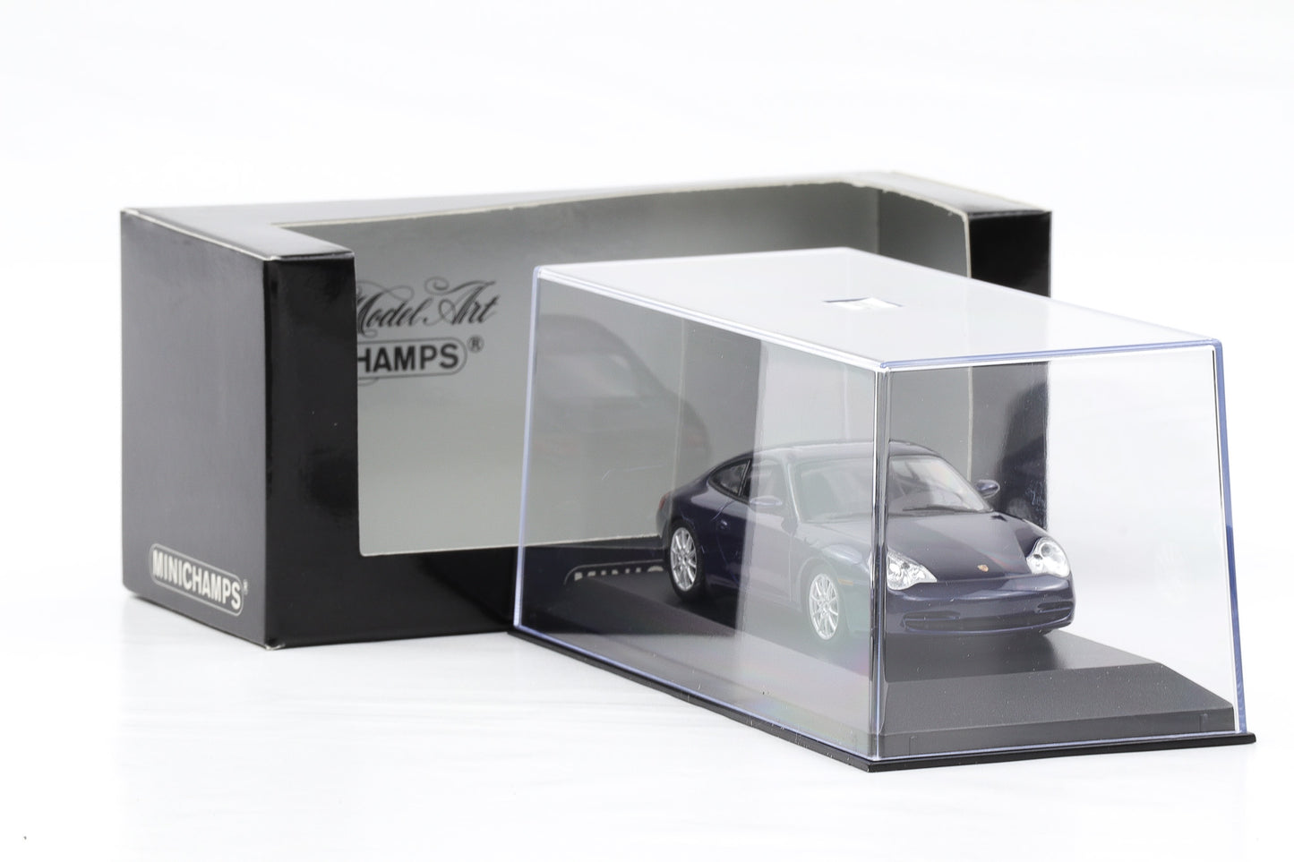 1:43 Minichamps Porsche 911 996 Carerra 2001 lapisblau metallic
