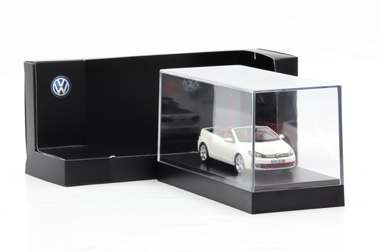 1:43 Schuco Volkswagen Golf V Cabrio Cabriolet weiss metallic Dealer