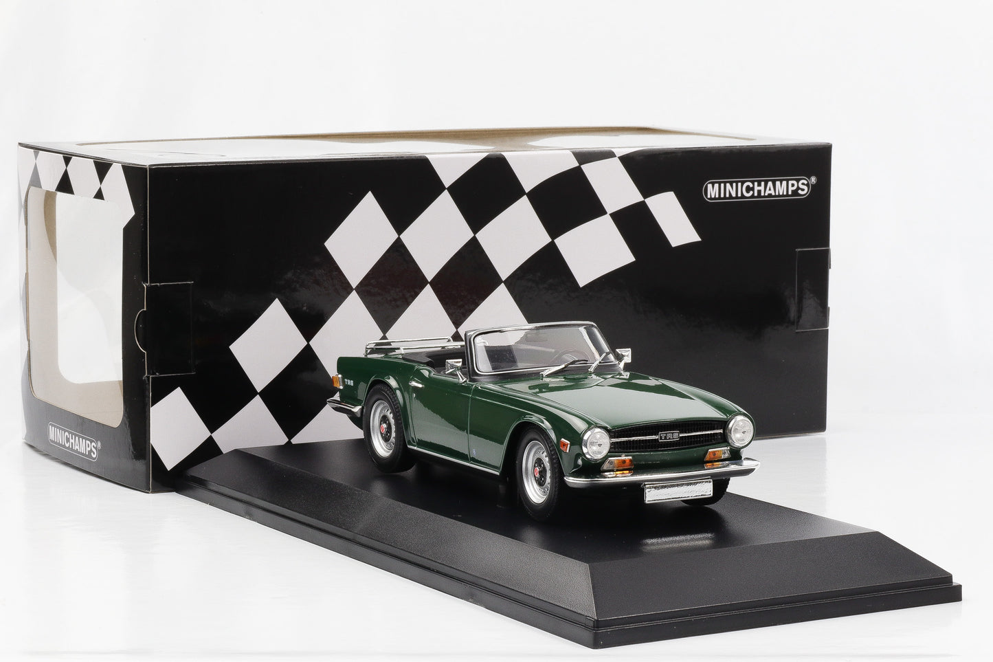 1:18 Minichamps Triumph TR6 Roadster 1969 LHD dark green diecast