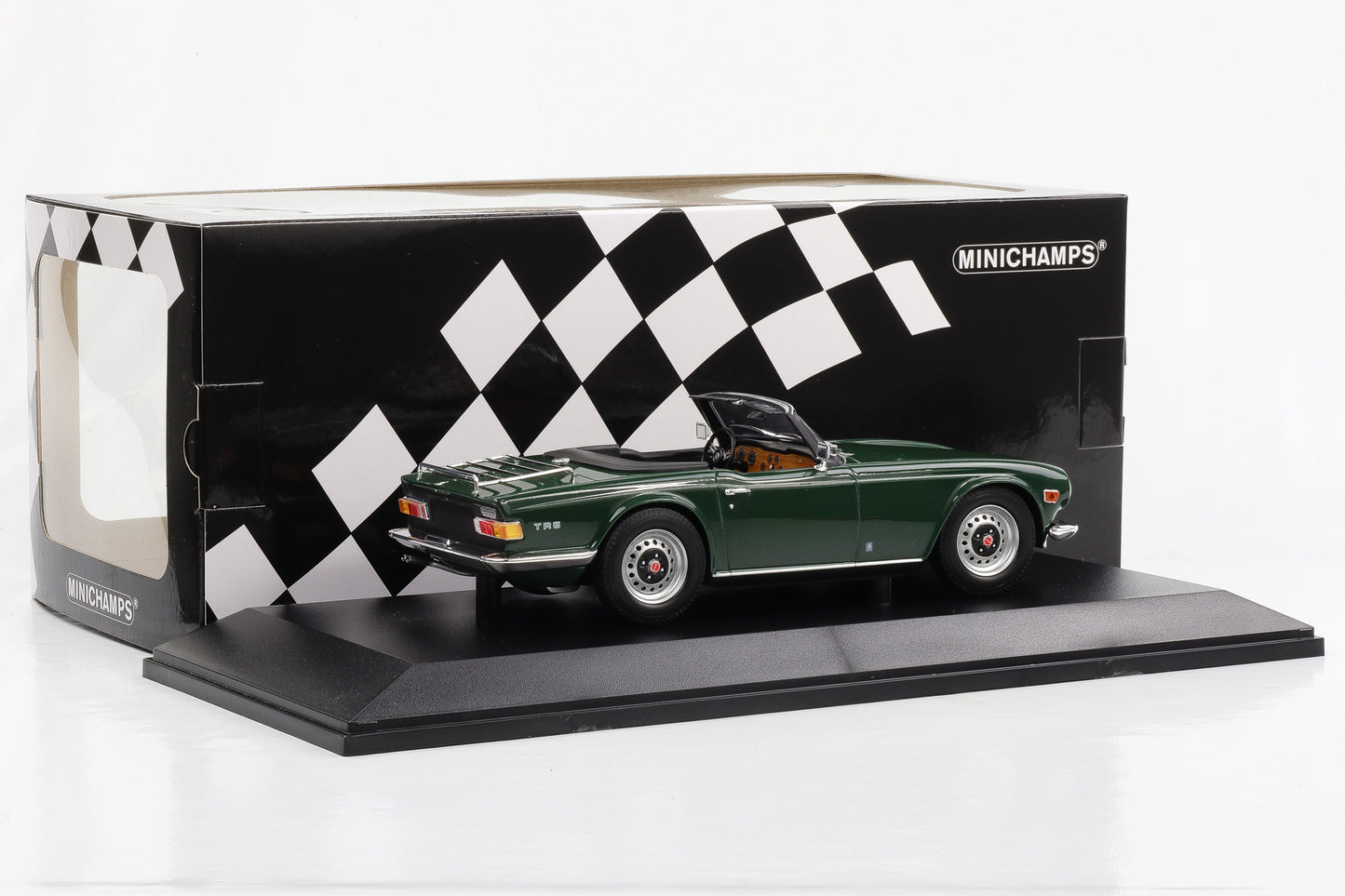 1:18 Minichamps Triumph TR6 Roadster 1969 LHD dark green diecast