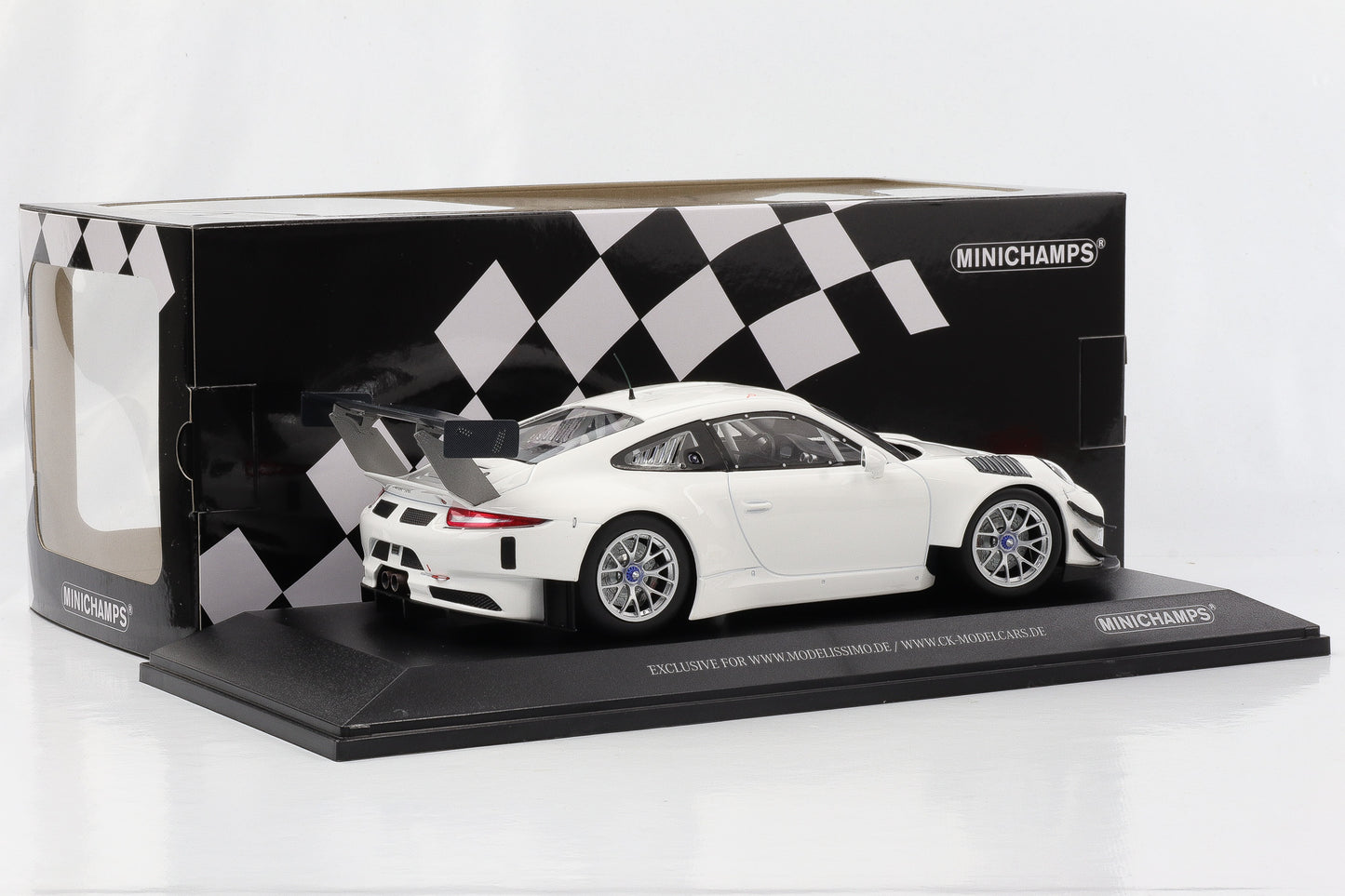 1:18 Minichamps Porsche 911 991 GT3 R 2016 weiß Plain Body limited